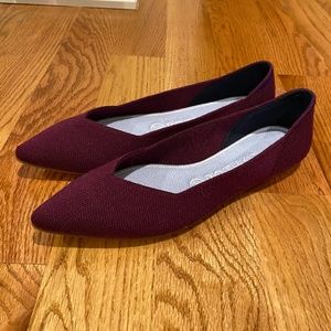 Rothys merino wool points in Aubergine